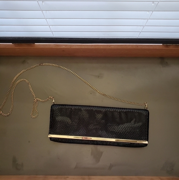 Bcbgmaxzaria clutch with chain - Picture 1 of 11